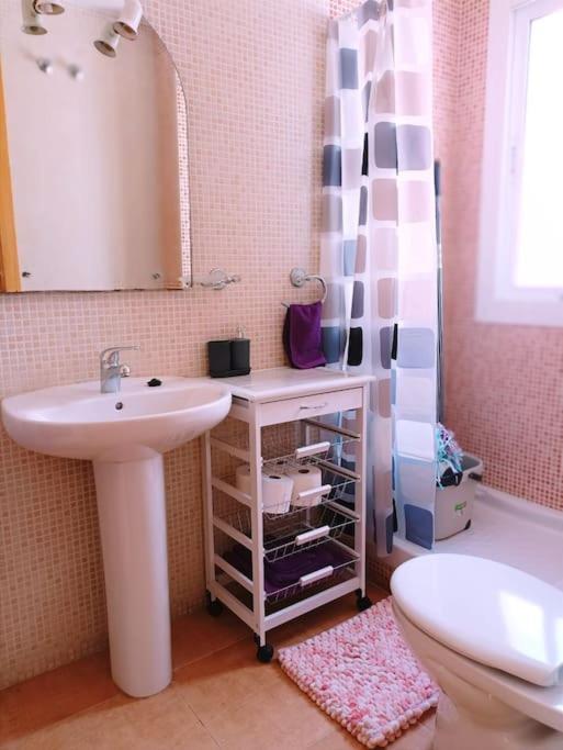 Casa Familiar A Pie De Piscina Villa Vera Ngoại thất bức ảnh