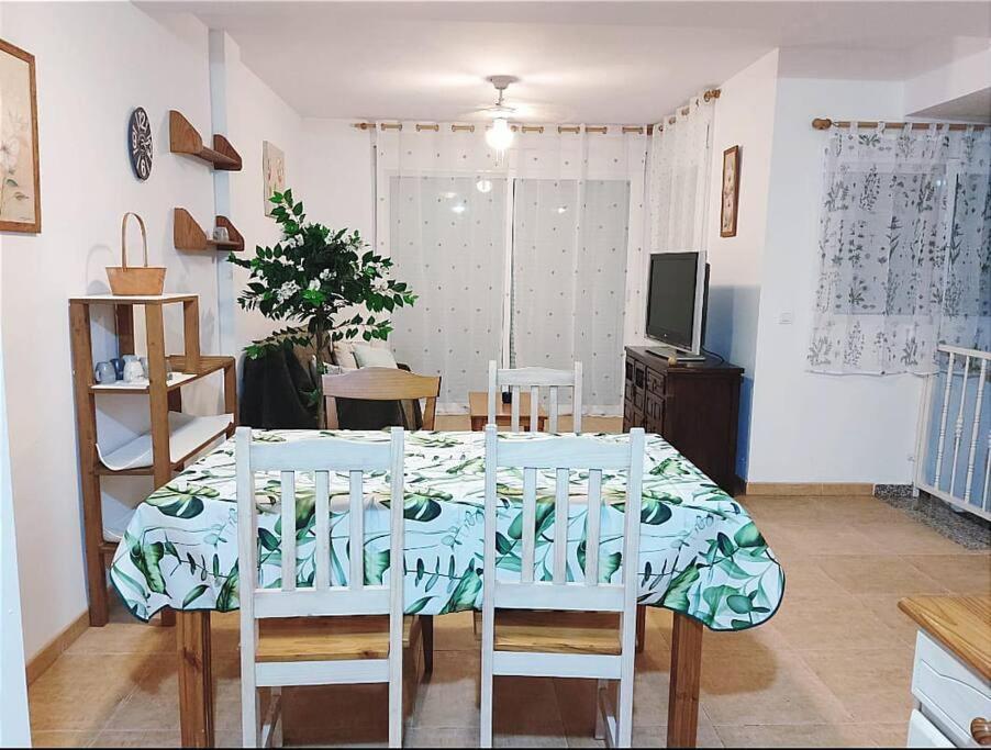 Casa Familiar A Pie De Piscina Villa Vera Ngoại thất bức ảnh