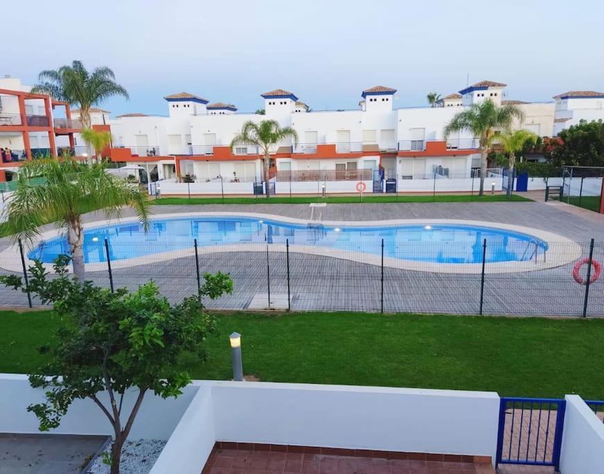 Casa Familiar A Pie De Piscina Villa Vera Ngoại thất bức ảnh